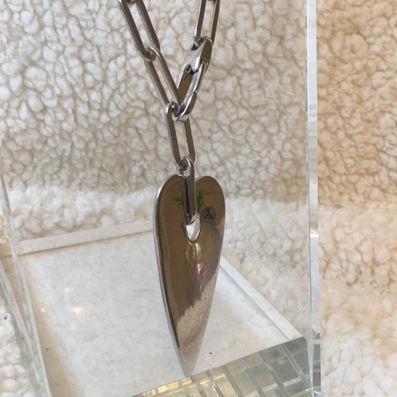 Paula Abdul heart chain necklace - Picture 2 of 5